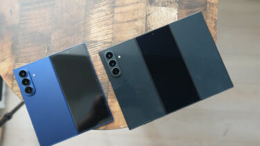 ヒンジでも耐久性でもない。折畳式機種が当面抱える深刻な問題は「あれ」