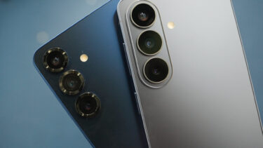 あら不思議。例え中身が一緒でもGalaxyとXperiaで真逆の評価になると指摘